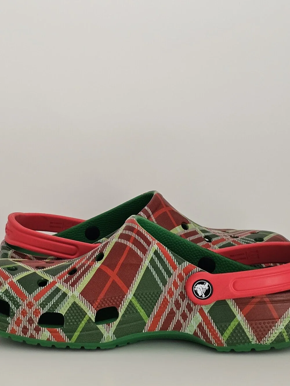 Crocs Baya Holiday Plaid Clog Men's Size 11 Red/Green/White